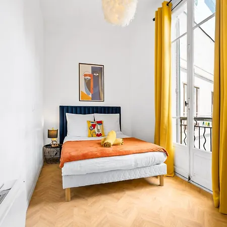 2 Bedrooms - Air Conditioning - Tramway - Fully Equipped Kitchen - Wifi - Steps From Sea Apartamento